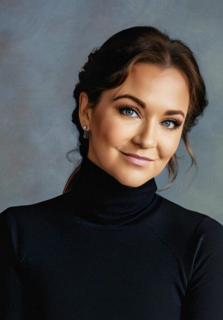 Headshot Lacie Palmer